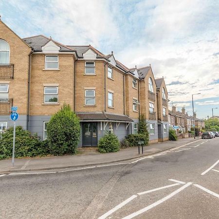 Modern Apartment Within Short Walk Of The Castle, High Street And Long Walk - Free Parking Windsor Buitenkant foto