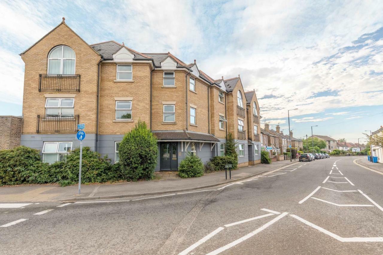 Modern Apartment Within Short Walk Of The Castle, High Street And Long Walk - Free Parking Windsor Buitenkant foto